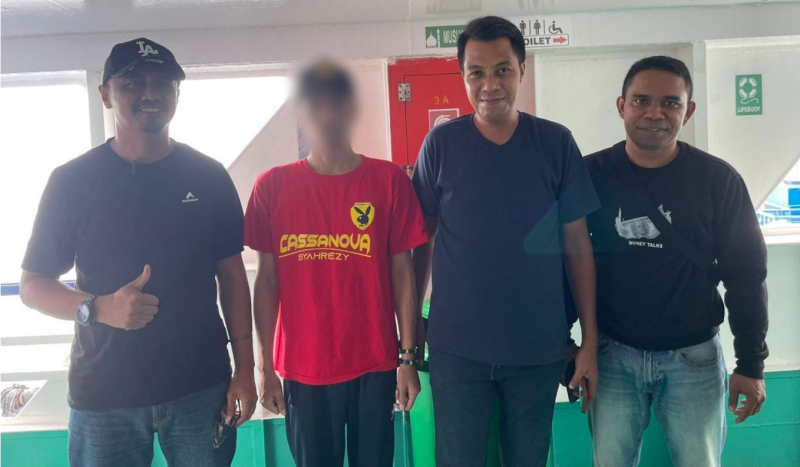 Dinsos Kota Ternate bersama Satu Pasien ODGJ yang dirujuk ke RSJ Prof. Dr. Ratumbuysang Sulut. (Istimewa)