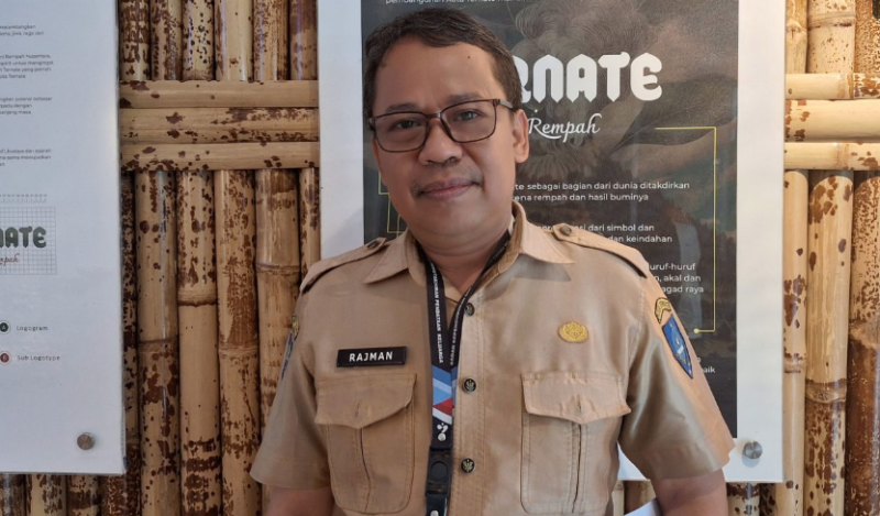 Kepala DPPKB Kota Ternate, H. Rajman Makka