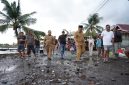 Wali Kota Ternate Tinjau di Pesisir Pantai  Kelurahan Bastiong Karance. (Ewin for Rakyatmu)