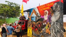 Warga yang tergabung dalam Koalisi #Save Sagea menggeruduk kawasan pertambangan PT MAI di Desa Sagea, Weda Utara, Halmahera Tengah, Maluku Utara. (Istimewa)