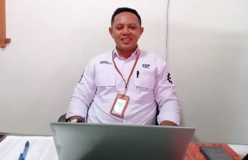 Kepala Kantor PT Pos Bobong, Ridwan Ibrahim. (Dok. RakyatMu)