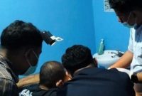 Tim Medis Melakukan Pelayanan KB Pria di Klinik Pratama KB Andalan DPPKB Kota Ternate 