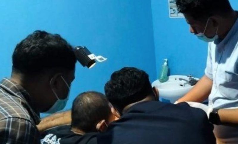 Tim Medis Melakukan Pelayanan KB Pria di Klinik Pratama KB Andalan DPPKB Kota Ternate 