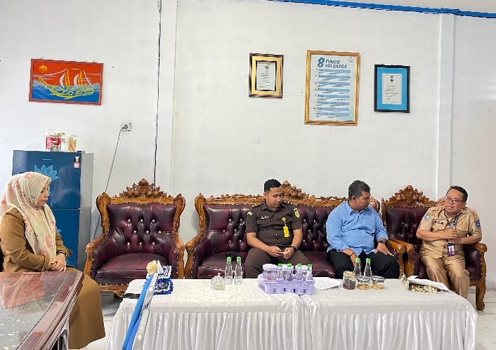 Kasi Datun Kejari Ternate Bersama Kepala DPPKB Bahas Program Genting. (Rakyatmu)