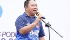 Ketua PGRI Kota Ternate, Dr. Rizal Marsaoly di Peluncuran Agenda HUT PGRI, HGN dan HUT DWP. (Istimewa/Rakyatmu)