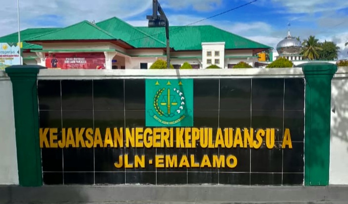 Kejari Kepulauan Sula. (Rakyatmu)