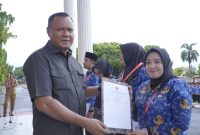 819 Pegawai Pemerintah dengan Perjanjian Kerja (PPPK) Paruh Waktu Tahun 2025 resmi menerima Surat Keputusan (SK) Pengangkatan dari Wali Kota Tidore Kepulauan Muhammad Sinen. (Istimewa)