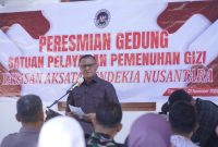 Wali Kota Tidore Kepulauan, Muhammad Sinen, meresmikan dapur makan bergizi gratis di Tidore Kepulauan. (Istimewa)