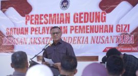 Wali Kota Tidore Kepulauan, Muhammad Sinen, meresmikan dapur makan bergizi gratis di Tidore Kepulauan. (Istimewa)