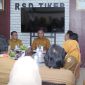 Wali Kota Tidore Kepulauan memimpin rapat evaluasi di RSD Soasio, Tidore Kepulauan. (Istimewa)