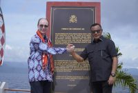Wali Kota Tidore Kepulauan, Muhammad Sinen bersama Duta Besar Spanyol, Francisco de Asis Aguilera Aranda di Tidore Kepulauan. (Istimewa)