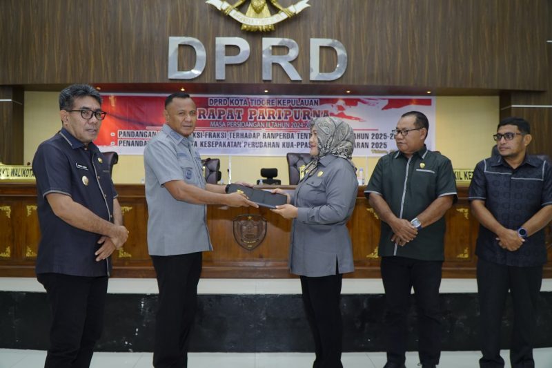 Pemerintah Kota Tidore Kepulauan bersama DPRD menandatangani Nota Kesepakatan Kebijakan Umum Perubahan Anggaran dan Perubahan Prioritas Plafon Anggaran Sementara Tahun Anggaran 2025. (Istimewa)