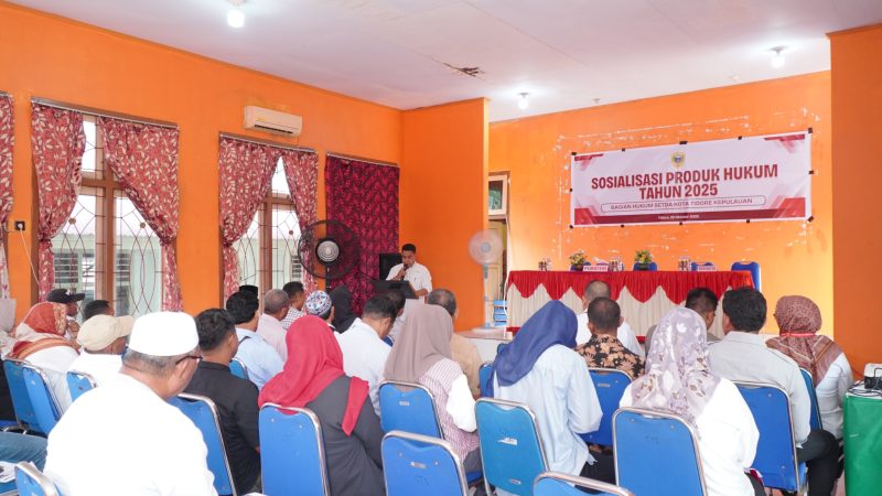60 peserta yang terdiri dari Tokoh Agama, Tokoh Masyarakat, Tokoh Pemuda, dan Tokoh Perempuan di Kecamatan Tidore Selatan mengikuti kegiatan Sosialisasi Produk Hukum. (Istimewa)