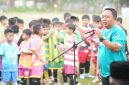 Sekda Kota Ternate, Rizal Marsaoly Membuka Festival Sepak Bola Usia Dini Piala Wali Kota Ternate. (Rakyatmu)