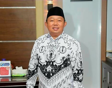 Ketua PGRI Kota Ternate, Rizal Marsaoly. (Istimewa/Rakyatmu)