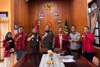 Foto Bersama Usai Hearing Kasus Dugaan korupsi BTT Kepulauan Sula. (Rakyatmu)