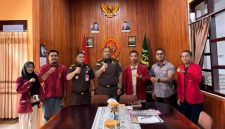 Foto Bersama Usai Hearing Kasus Dugaan korupsi BTT Kepulauan Sula. (Rakyatmu)