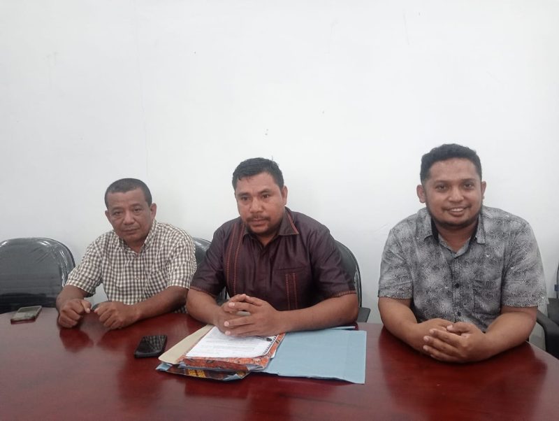 Pansus DPRD Kabupaten Pulau Taliabu Menyampaikan Hasil Penelusuran Pinjaman Daerah. (RakyatMu)