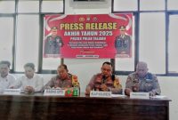 Kapolres Pulau Taliabu, AKBP Adnan Wahyu saat menyampaikan capaian kinerja tahun 2025. (Rakyatmu)