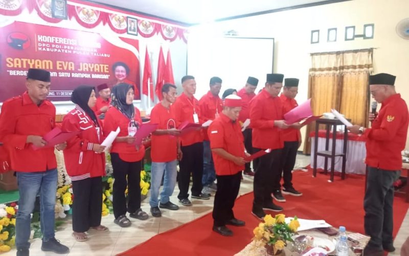 Suasana Pengukuhan Pengurus DPC PDIP Kabupaten Pulau Taliabu. (RakyatMu)