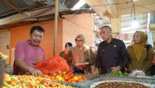 Sidak TAPD Kota Tidore Kepulauan di Pasar Gosalaha. (Humas for RakyatMu)