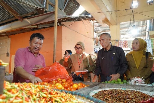 Sidak TAPD Kota Tidore Kepulauan di Pasar Gosalaha. (Humas for RakyatMu)
