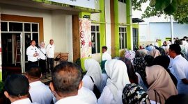 Sekda Kota Ternate, Rizal Marsaoly Pimpin Apel Pagi di Disperindag Kota Ternate