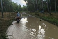 Kondisi Jalan Tanjung Una - Jorjoga, Pulau Taliabu. (RakyatMu)