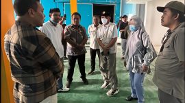 Wakil Gubernur Maluku Utara Sarbin Sehe memantau hasil akhir proyek pembangunan cold storage di Kota Ternate. (Istimewa)