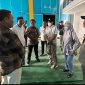 Wakil Gubernur Maluku Utara Sarbin Sehe memantau hasil akhir proyek pembangunan cold storage di Kota Ternate. (Istimewa)