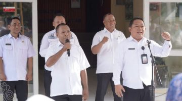 Sekretaris Daerah Kota Ternate, Rizal Marsaoly Melaksanakan Program Rabu Menyapa di Kantor Camat Ternate Selatan. (Istimewa) 