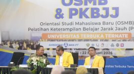 Sekda Kota Ternate, Rizal Marsaoly (kiri). Foto: Istimewa