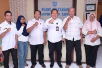 Sekda Kota Ternate Melakukan Kunjungan ke Kantor Lurah Tabam. (Istimewa)