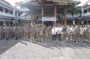 Foto Bersama Usai Apel Pagi di Halaman Kantor Satpol-PP Kota Ternate