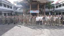 Foto Bersama Usai Apel Pagi di Halaman Kantor Satpol-PP Kota Ternate