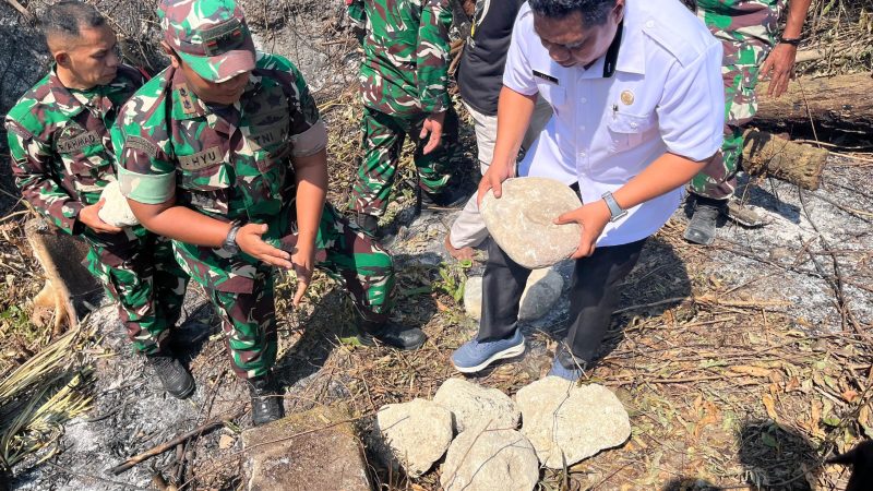 Peletakan batu pertama proyek jembatan Garuda Merah Putih di Desa Gita, Kecamatan Oba. (Istimewa)