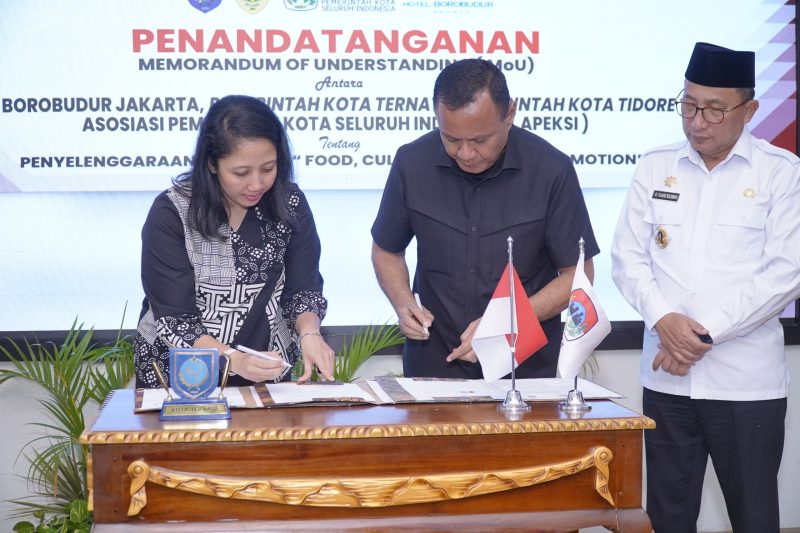 Penandatanganan Memorandum of Understanding (MoU) dengan Hotel Borobudur Jakarta dan Asosiasi Pemerintah Kota Seluruh Indonesia. (Istimewa)