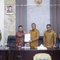 Plt. Kepala Perwakilan BPK Maluku Utara, Bhuono Agung Nugroho, saat melakukan kunjungan kerja pemeriksaan terinci Laporan Keuangan Pemerintah Daerah Tahun 2025 di Kantor Wali Kota Tidore. (Istimewa)