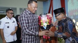 Kepala sekolah dan guru TK/SD se-Pulau Tidore, Maluku Utara, resmi memasuki masa purna bakti periode 2025–2026. (Istimewa)