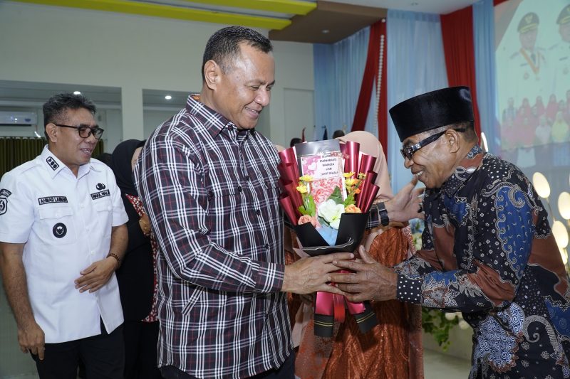 Kepala sekolah dan guru TK/SD se-Pulau Tidore, Maluku Utara, resmi memasuki masa purna bakti periode 2025–2026. (Istimewa)