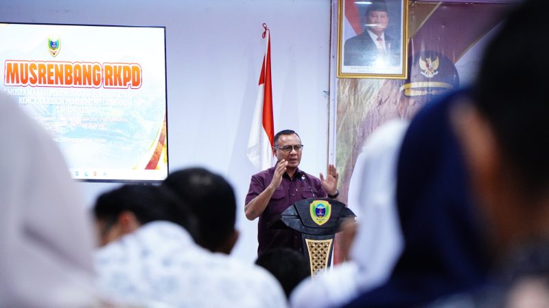 Wali Kota Tidore Kepulauan, Muhammad Sinen saat membuka Musyawarah Perencanaan Pembangunan Daerah RKPD Tahun 2027. (Istimewa)