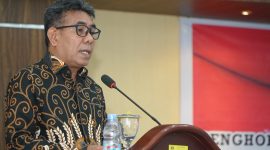 Wakil Wali Kota Tidore Kepulauan Ahmad Laiman saat menyampaikan Rancangan Peraturan Daerah tentang Penghormatan, Perlindungan, dan Pemenuhan Hak Penyandang Disabilitas pada Rapat Paripurna. (Istimewa)