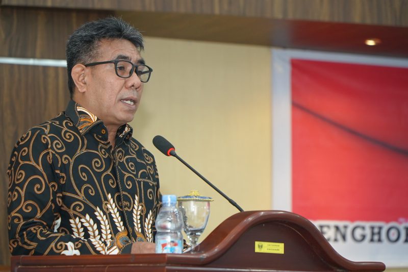 Wakil Wali Kota Tidore Kepulauan Ahmad Laiman saat menyampaikan Rancangan Peraturan Daerah tentang Penghormatan, Perlindungan, dan Pemenuhan Hak Penyandang Disabilitas pada Rapat Paripurna. (Istimewa)