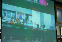 Rakor bersama Kepala BNPB RI dan Menteri PMK melalui zoom meeting dari ruang rapat Wali Kota Tidore Kepulauan. (Istimewa)