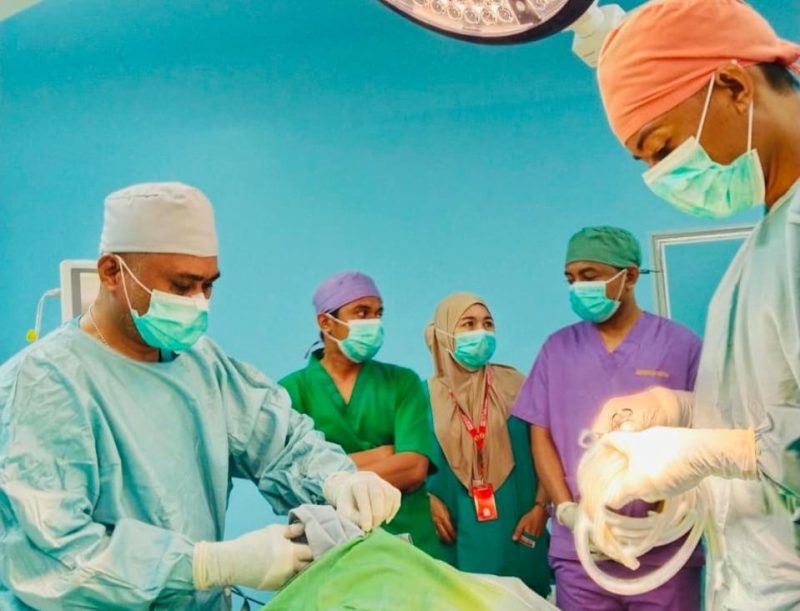 Tim Medis saat Melakukan Operasi  Bibir Sumbing di RSUD Kota Tidore. (Humas Tidore)