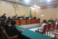 Sidang Pembacaan Surat Dakwaan JPU Kejati Maluku Utara di Pengadilan Tipikor pada PN Ternate. (RakyatMu) 