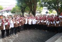 Foto Bersama Usai Apel Pagi dalam Program Rabu Menyapa di Kantor BP2RD Kota Ternate