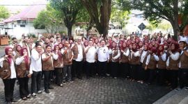 Foto Bersama Usai Apel Pagi dalam Program Rabu Menyapa di Kantor BP2RD Kota Ternate