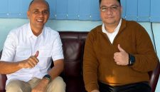 Kepala BP2RD Kota Ternate Mochtar Hasim saat Melakukan Pasiar PAD: Retribusi Layanan Kebersihan dan Pajak Air Tanah. (RakyatMu)