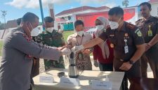 Pemusnahan Barang Bukti di Halaman Kantor Kejari Pulau Taliabu. (RakatMu)